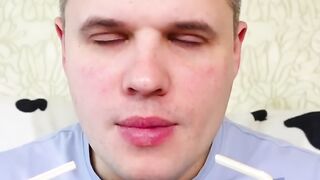 Что происходит с его глазами???