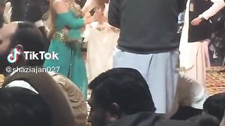 Full enjoy  dance very  much