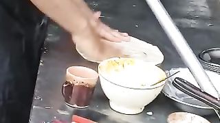Lachaa Paratha Karachi style in Delhi Gate,Lahore
