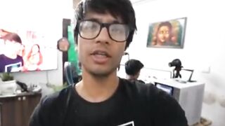 Mummy ji Hans rahi hai