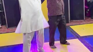 Inki jindagi daru main hi nikal jayai gi