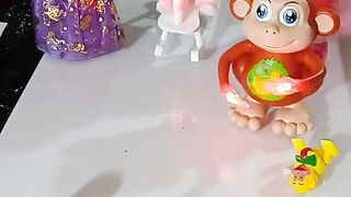 Toys dancing