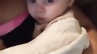 Mom Teaching i Love you to Baby