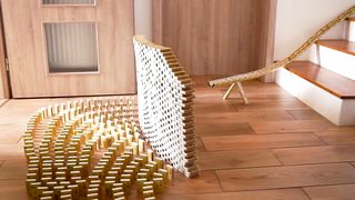 Largest matchbox domino