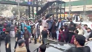عمران خان کے ساتھ سارا لاہور نکل آیا