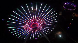Ferris_wheel_circling.