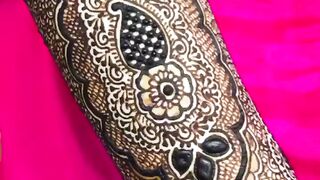 My hands vs your mehndi hands
