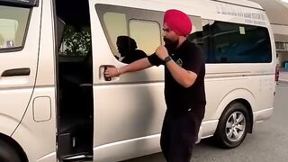 Hindi mein likha hai
