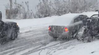Amazing zigzag video snowfall