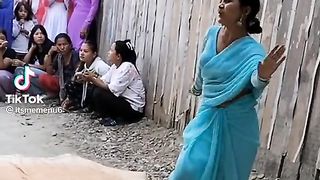 Nepali aunty  full masti dance  enjoy