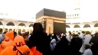 Khana kaba mai kardy ho k mursheed k liye bachay ki dua????