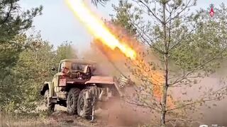Russia's military destroys Ukrainian D-20 howitzer battery
