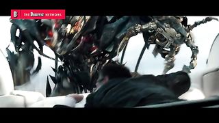 Autobots VS Decepticons en la autopista | Transformers: El lado oscuro de la luna | Clip en EspañolBoxoffice - Mejores escenas de películas