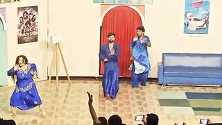 Hot mujra