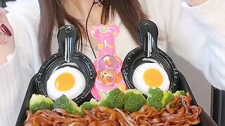 Juice,Eggs,Jelly,Broccoli,Fried Noodles,Fried chicken and black beans Eating Challenge ASMR Mukbang