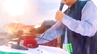 ye hota hy leader