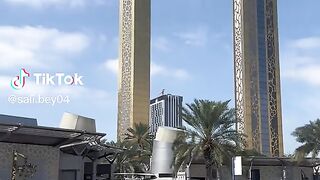 Dubai  mall enjoy  good  view