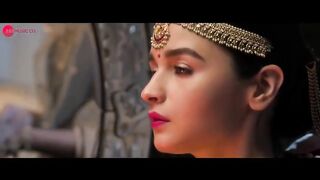 First Class - Full Video  Kalank  Varun Dhawan, Alia Bhatt, Kiara  Arijit Singh  Pritam_ Amitabh