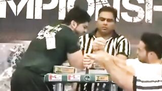 Yah Pakistani bhai India ko India mein Hara  k aya