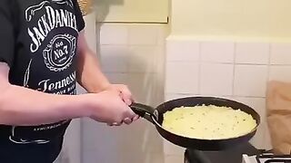Трюк со сковородкой провалился
