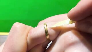 A doctor showed me this trick ! how to remove a ring that is stuck on your finger # Gadgetzone24