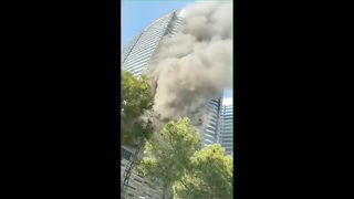 Islamabad plaza mien lagi aag-
