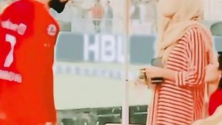 Shadab khan PSL match wife ||Shadab khan PSL match coming the wife