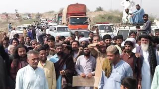 قاتل کے خلاف زبردست احتجاج جاری۔