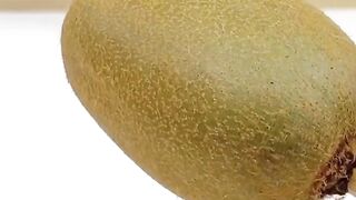 Cheif Kitten Cutting Kiwi ????