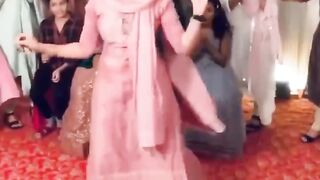 Kashmiri dance