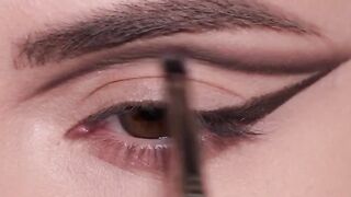 Eye makeup