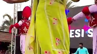 Indian  aunty masti enjoy dance
