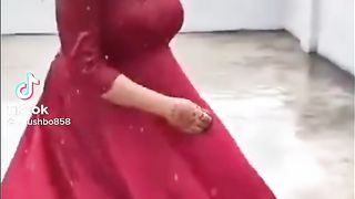 Mast dance