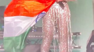 Nora Fathi ki sharnak Video par logo ne di jamkar galiya