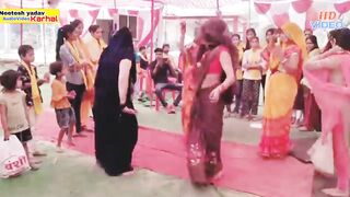 Nai Bahu ka dehati dans