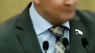 КАК СЕ ДЪРЖИ В ПОДЧИНЕНИЕ ЕДИН НАРОД?