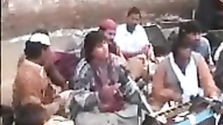 Main Niyaz mand hon tera band nawaz tu hy