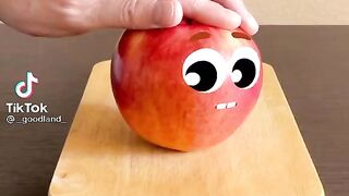 Cutting apple