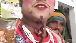 मोदी जी को क्या बोल गया यह आदमी