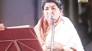 Mere Hatho me /Live Lata Mangeshkar