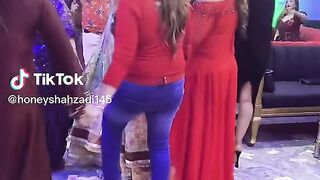 Anuty very nice  dance