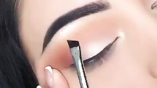 Eyeliner tutorial