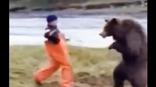 Bear & Men MMA Fight funny ????.