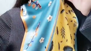 9 Easy and Cute Ways to style Scarves. Scarf Fashion Hacks.