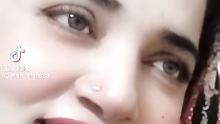 Very nice  anuty enjoy  dance