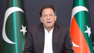 Imran khan great leader of Pakistan we proud him Allah bless him