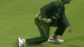 Bowler bowling