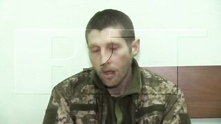 Украинские военные убивали свих же за слово....