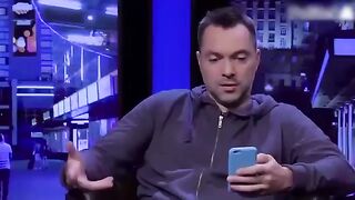 Арестович в открытую рассказывает как обманывает народ