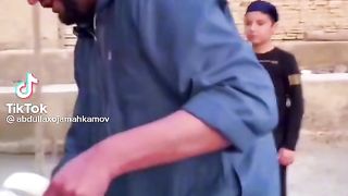 Kichkina qizaloq exson qildi